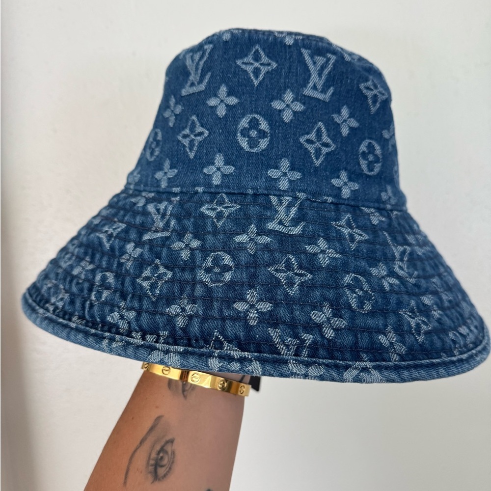 NWT LOUIS VUITTON DENIM BUCKET HAT